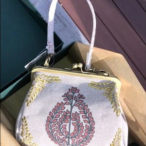 🥀iYura Cream Pink sm Cluch🥀